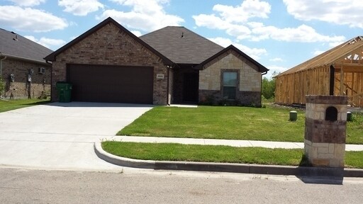 Building Photo - 8801 Kiowa Dr