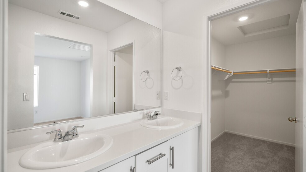 Building Photo - 11265 Skyvista Dr