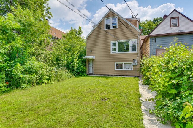 Building Photo - 8320 S Burnham Ave