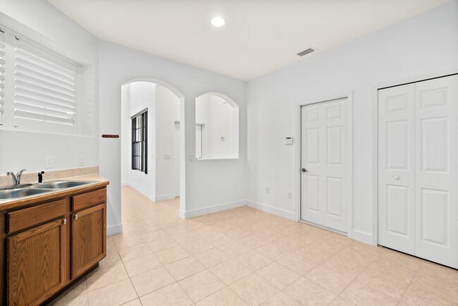Building Photo - 234 Murano Dr