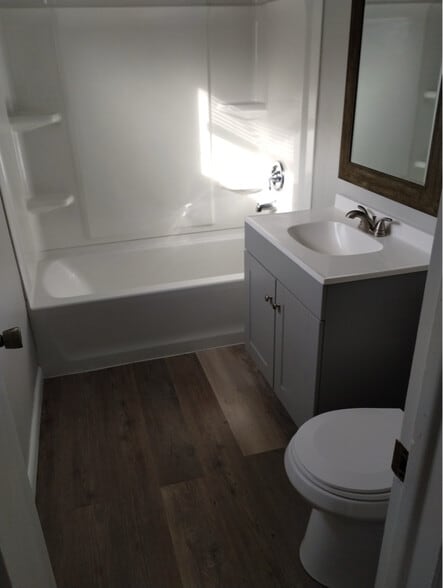 Building Photo - 4438 N 61st St