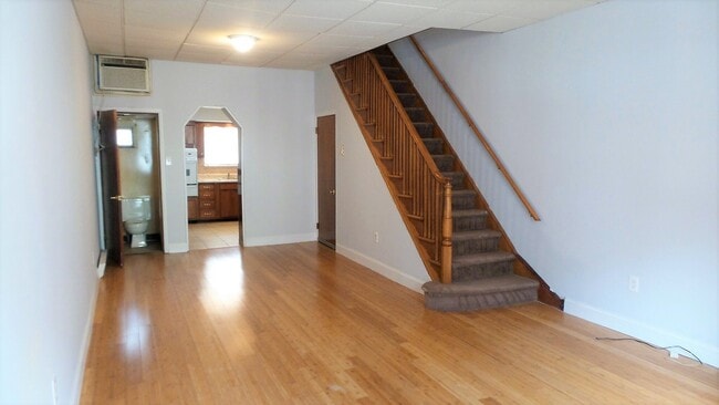 Building Photo - SWEET 2 BR / 1.5 BA HOUSE in South Philly w/ NEW KITCHEN & BATHS-Washer/Dryer & Yard!