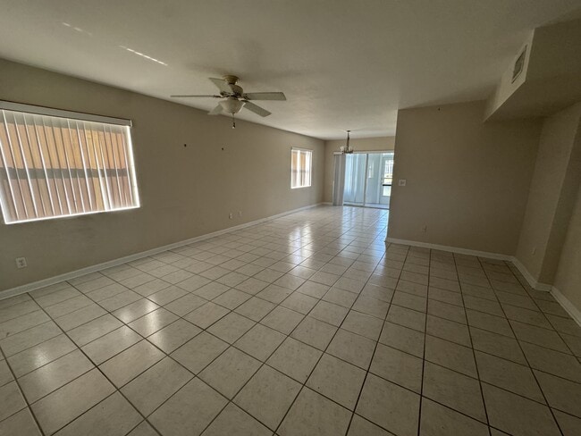 Building Photo - 416 Dove Ln