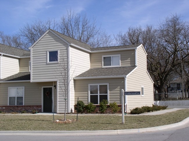 Building Photo - Cedarwood Terrace