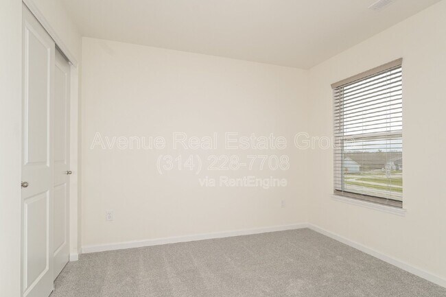 Building Photo - 6 Snowdrop Ct