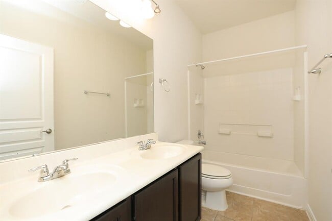 Building Photo - 4802 Elenas Bend Ct