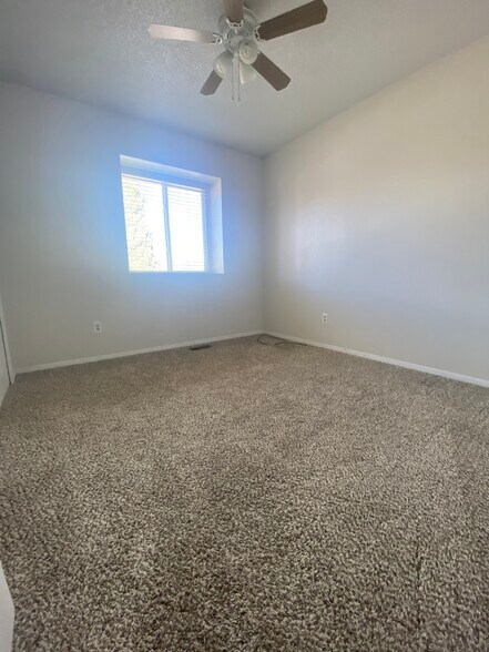 Building Photo - 325 Catalina Dr