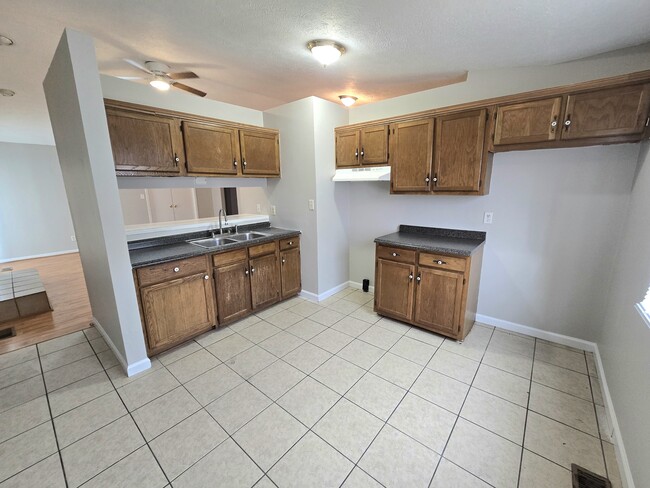 Building Photo - 5153 La Fleur Way