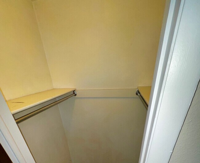 Building Photo - Clean 5 Bedroom Ranch in NW Fort Collins