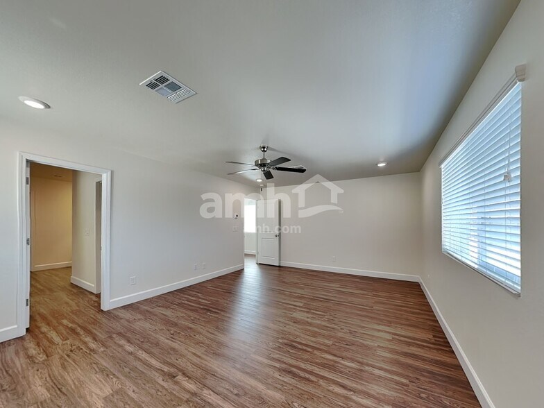 Building Photo - 1714 Viaggio Ave