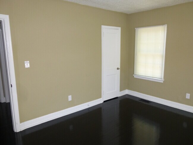 Building Photo - COMING SOON!!