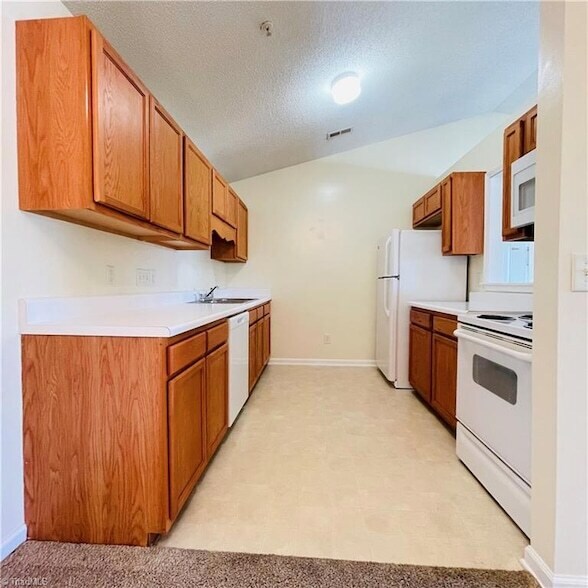Building Photo - 903 Hanahan Ct