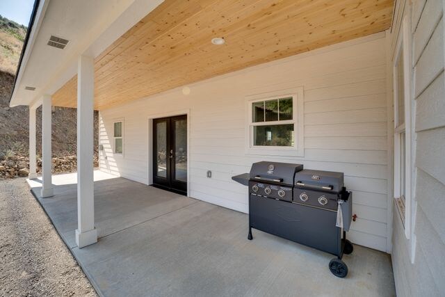Building Photo - 40780 Clearview Dr N