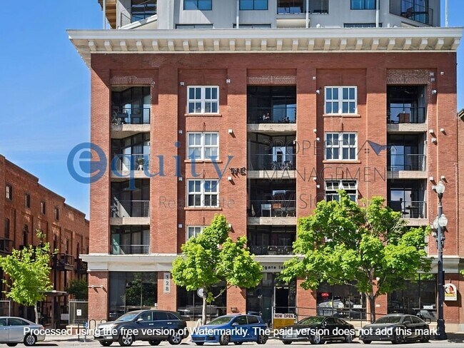 Building Photo - 328 W 200 S