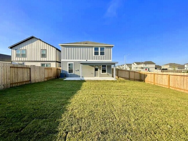 Building Photo - 16103 Kingfield Haven Dr