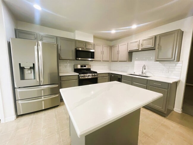 Building Photo - 1410 Danby Heath Ln