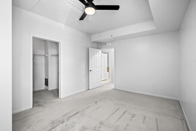 Building Photo - 77 N Quentin Rd