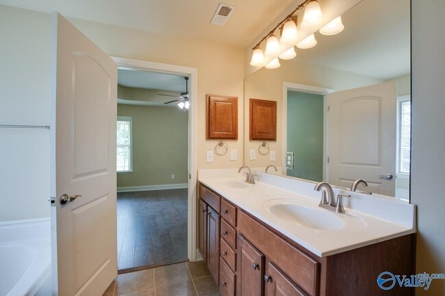 Building Photo - 368 Harbor Glen Dr SW