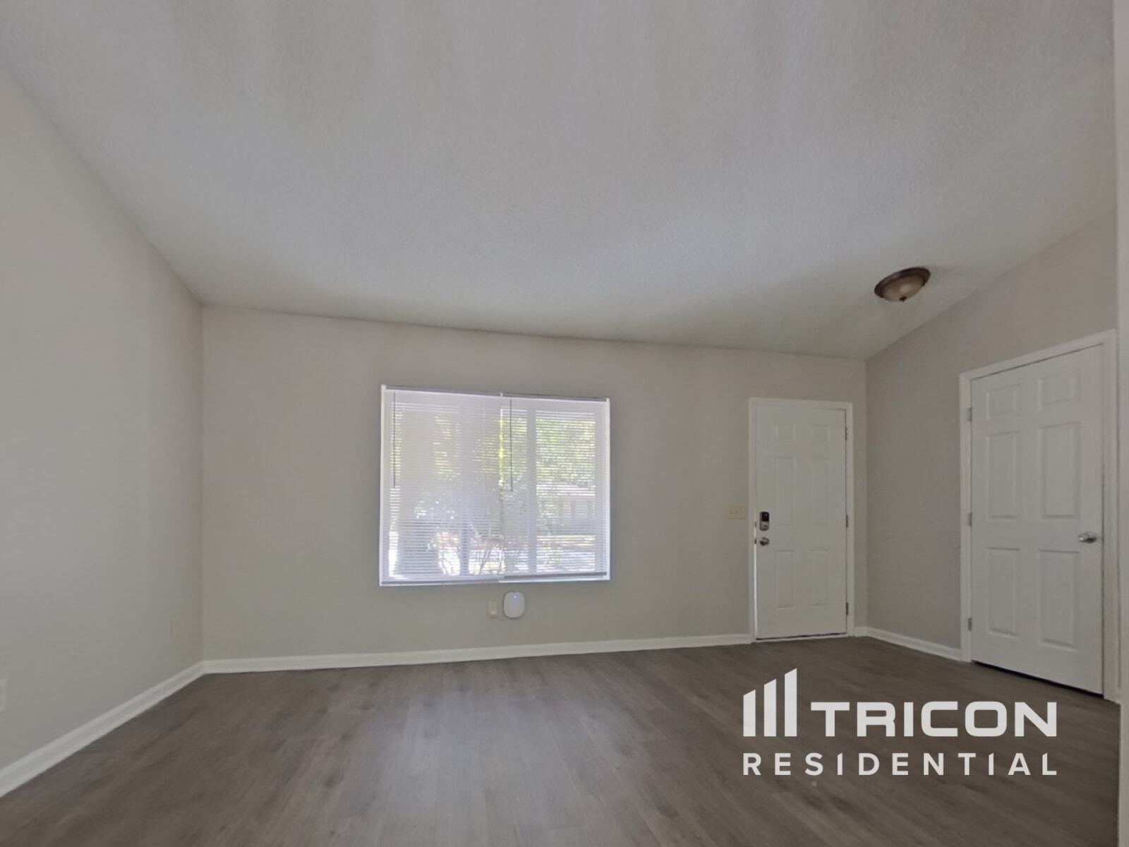 Building Photo - 201 Raintree Dr