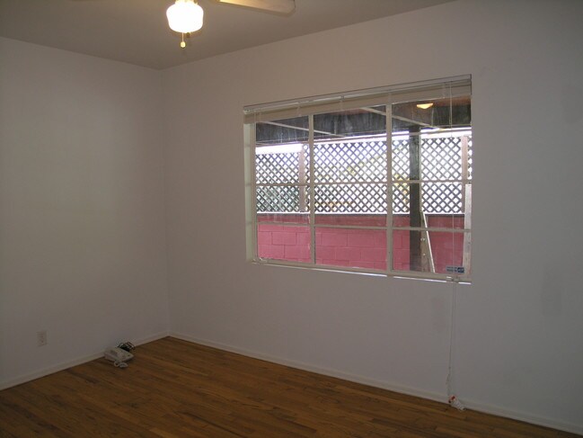 center bed room - 6350 Deep Dell Pl