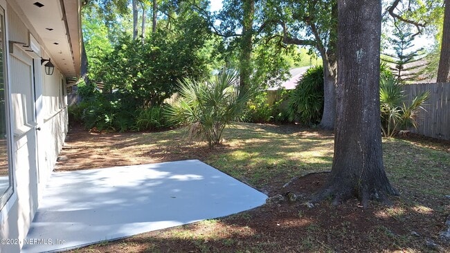 Building Photo - 10579 Castlebrook Dr