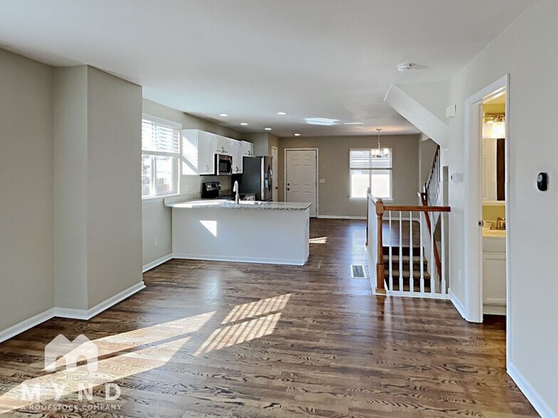 Building Photo - 2057 W Adriatic Pl