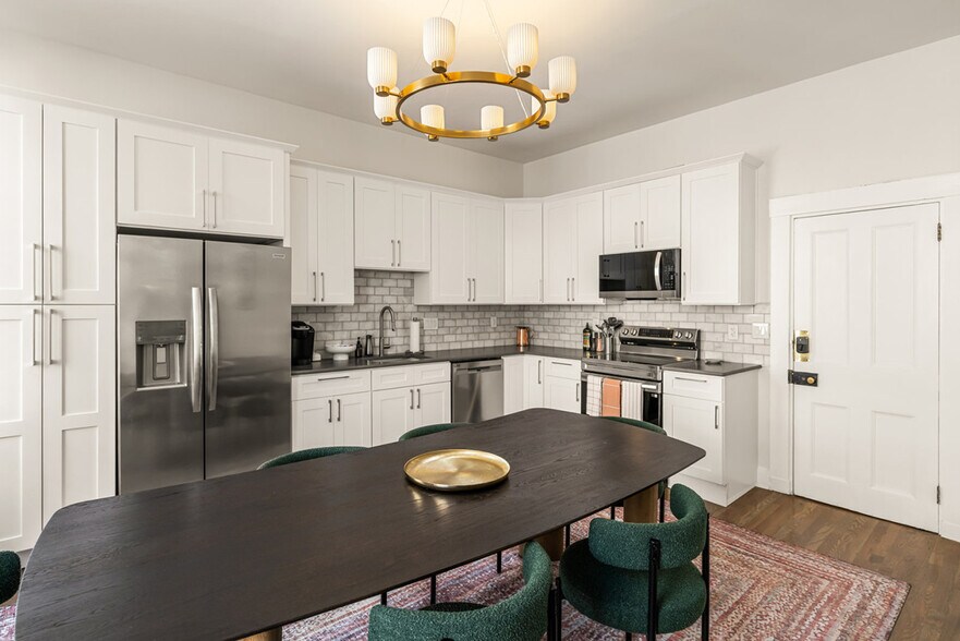 Building Photo - 1326 Broadway