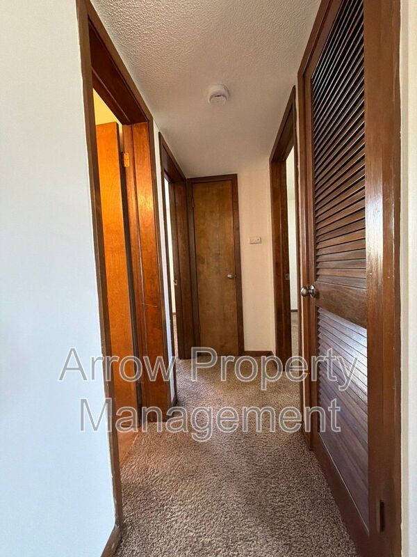 Building Photo - 3831 S 46th St