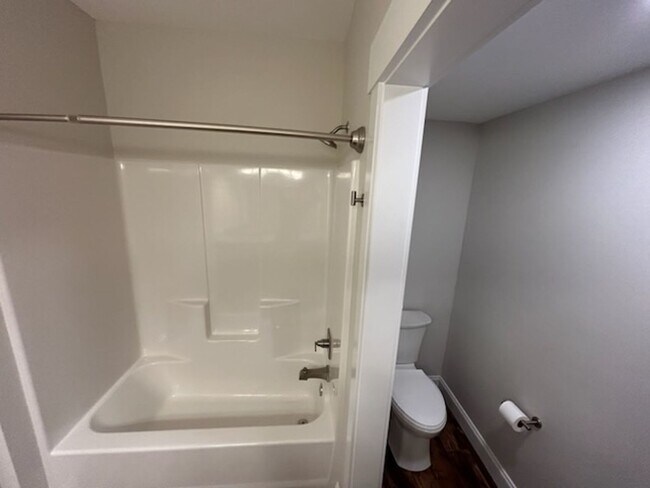 Building Photo - Well Maintained Home