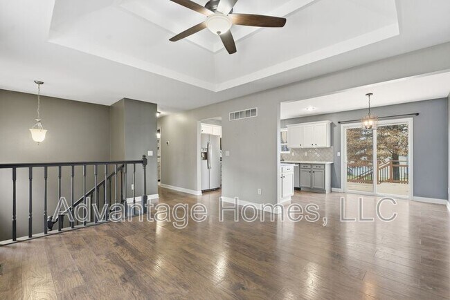 Building Photo - 11516 N Windsor Ave