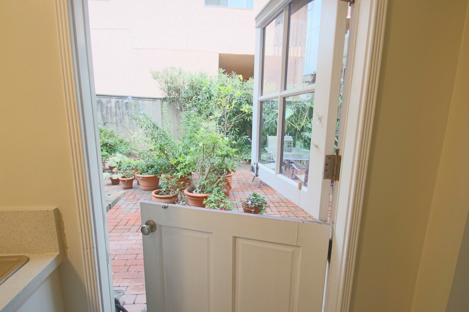 Building Photo - 126 8th St