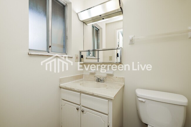 Building Photo - 7320 Kirkveiw Dr