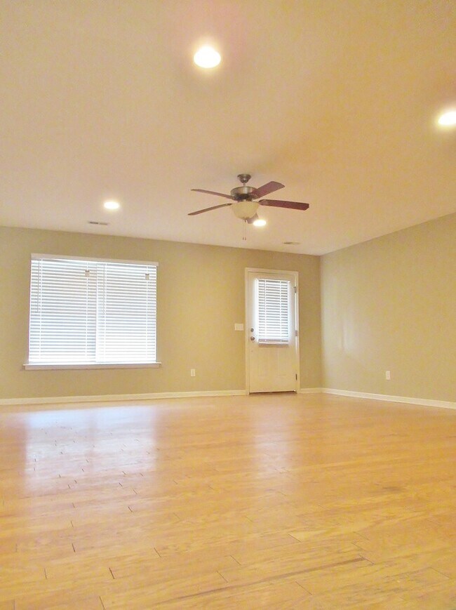 Building Photo - Home in McCalla!!  Available to View with ...