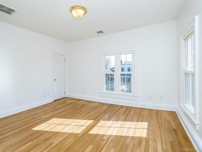 Building Photo - 26 Summit Ave