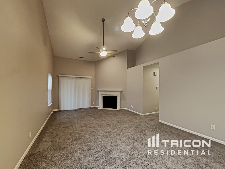 Building Photo - 7461 Camberwood Dr