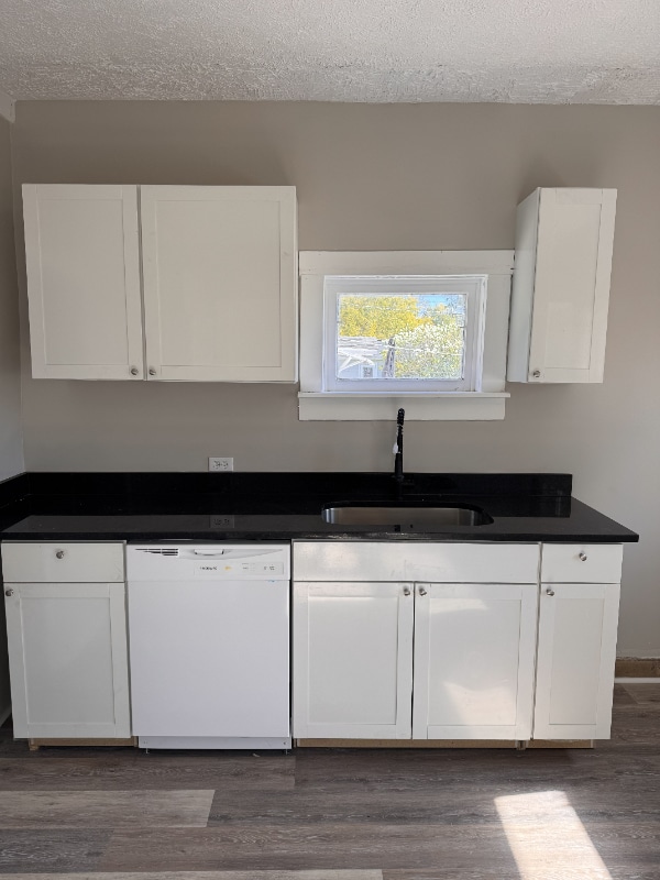 Building Photo - 564 Eastern Ave