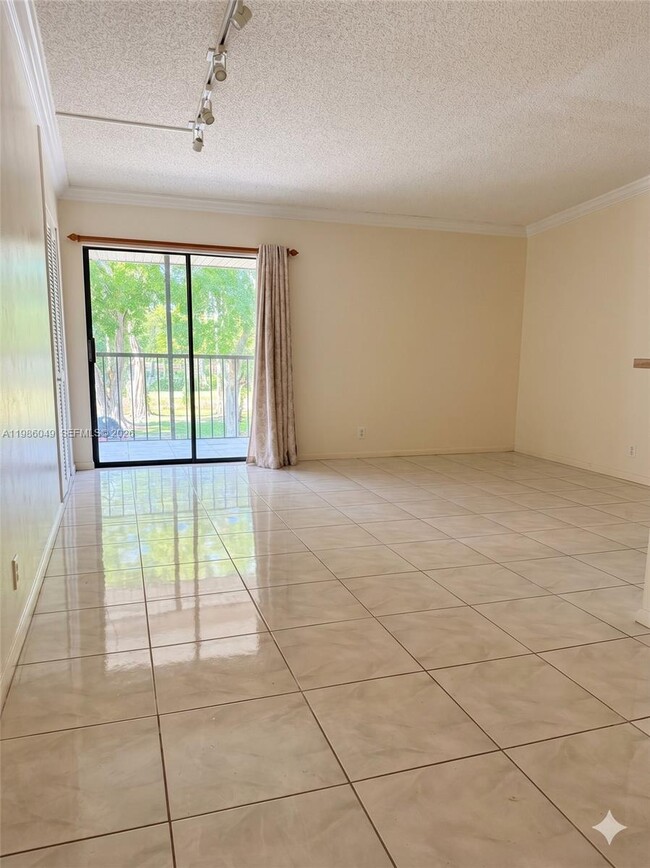 Building Photo - 15500 Lakes of Delray Blvd