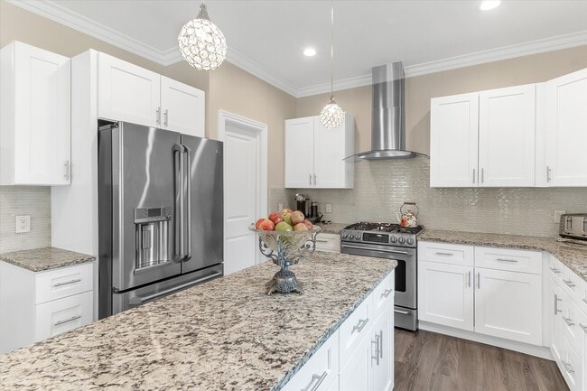 Building Photo - 37440 Curwood Dr