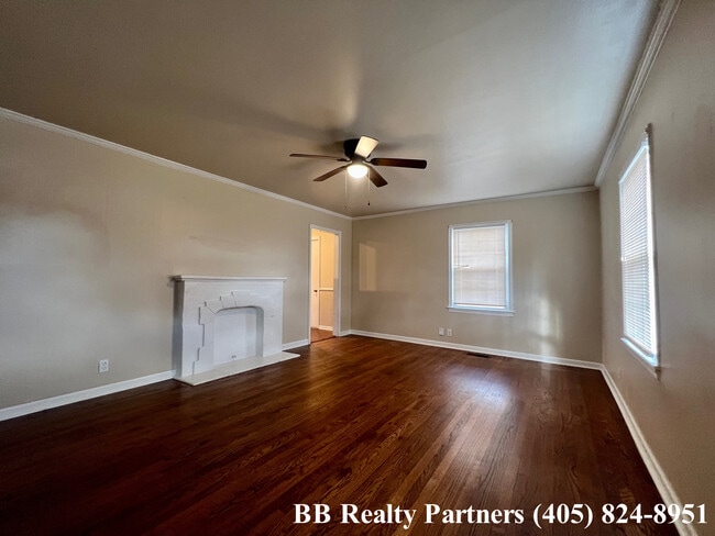 Building Photo - 1212 S Erie Ave