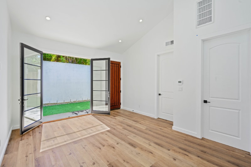 Building Photo - 5044 1/2 Hartwick St