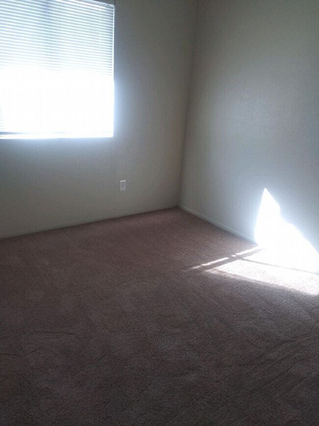 Building Photo - https://youtu.be/81MAkSCSvLo