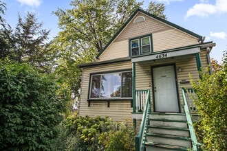 Building Photo - 4634 N Kennicott Ave