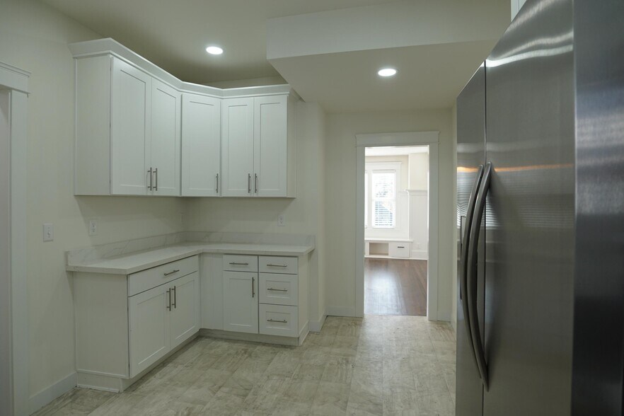 Building Photo - 2922 S Adams St