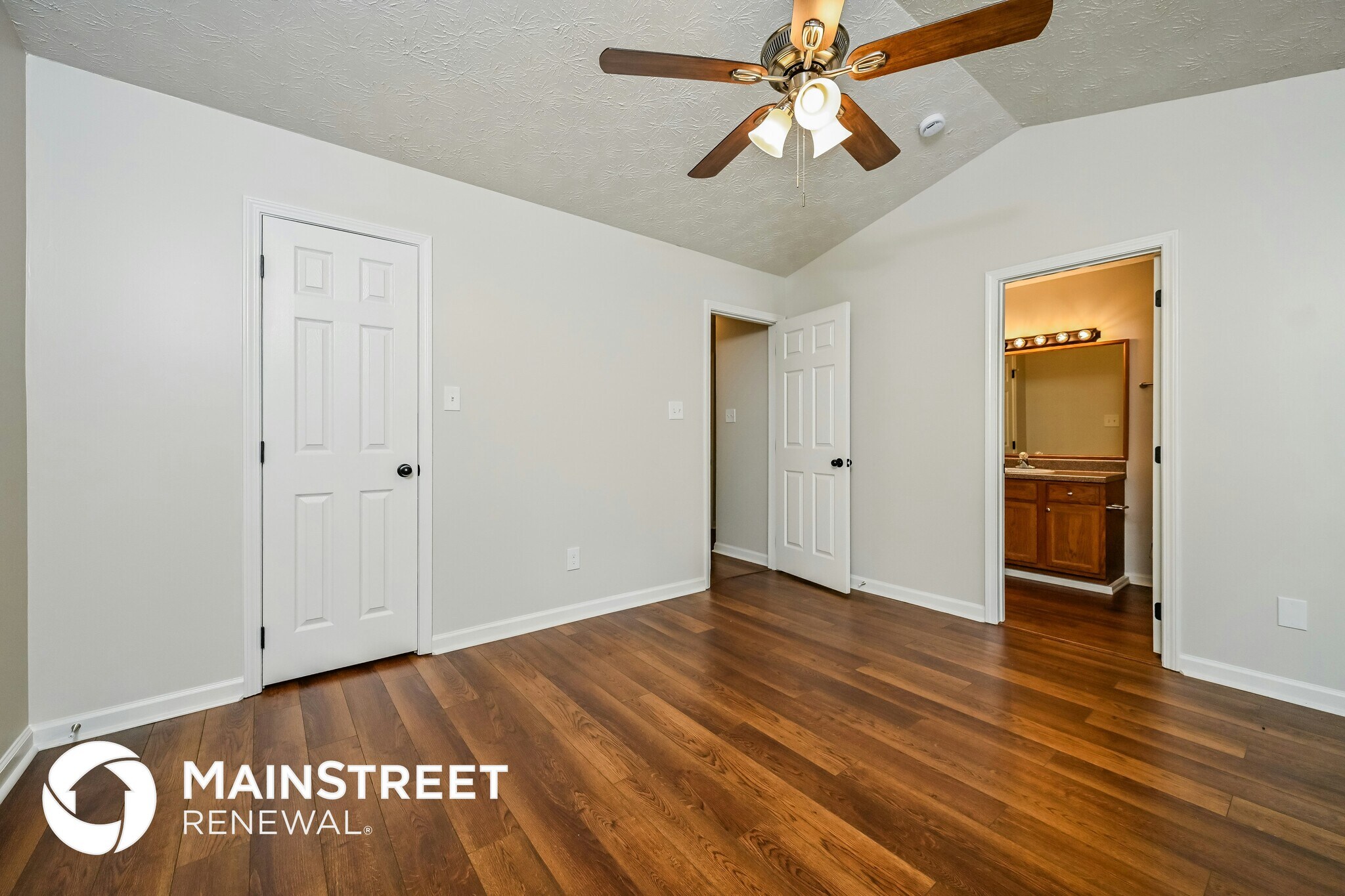 Building Photo - 8244 Oak Terrace Ln