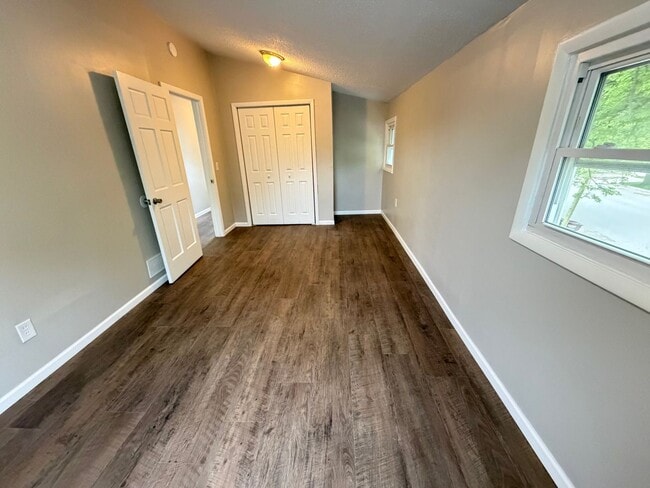 Building Photo - 3 bedroom house