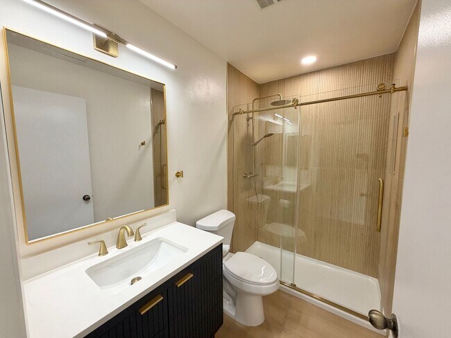 Building Photo - Experience the Best of University and Norm...