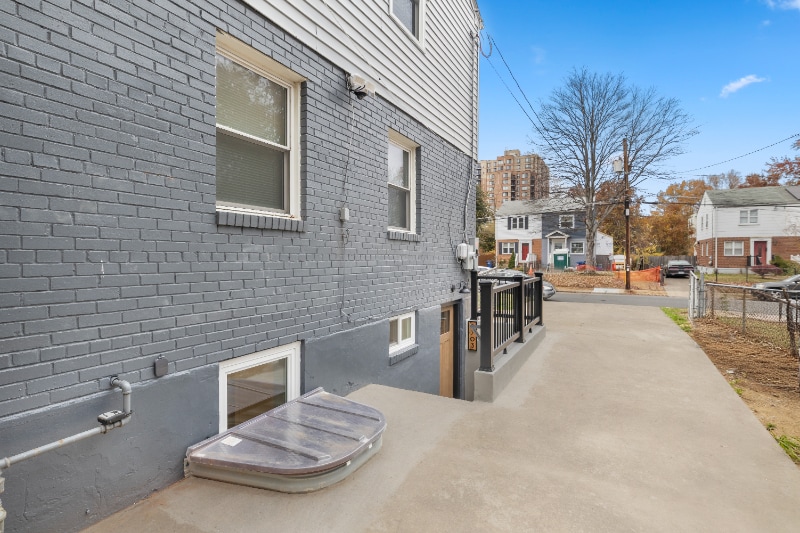 Building Photo - 5703 Fenwick Dr