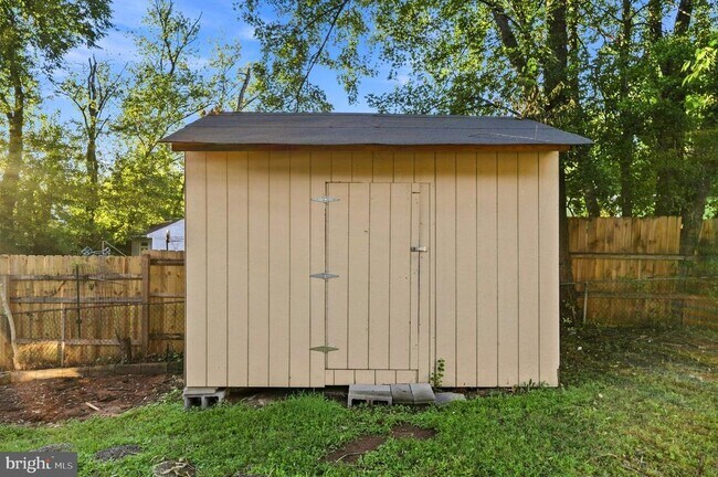 Building Photo - 4656 Evansdale Rd