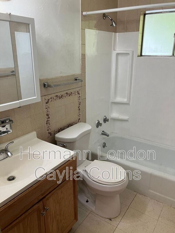 Building Photo - 234 Connolly Dr