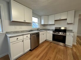 Building Photo - 144 Union St